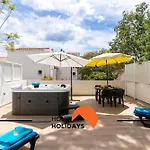 #266 Luxury Jacuzzy & Premium Vila