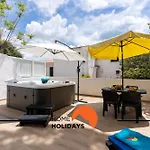 #266 Luxury Jacuzzy & Premium Βίλα